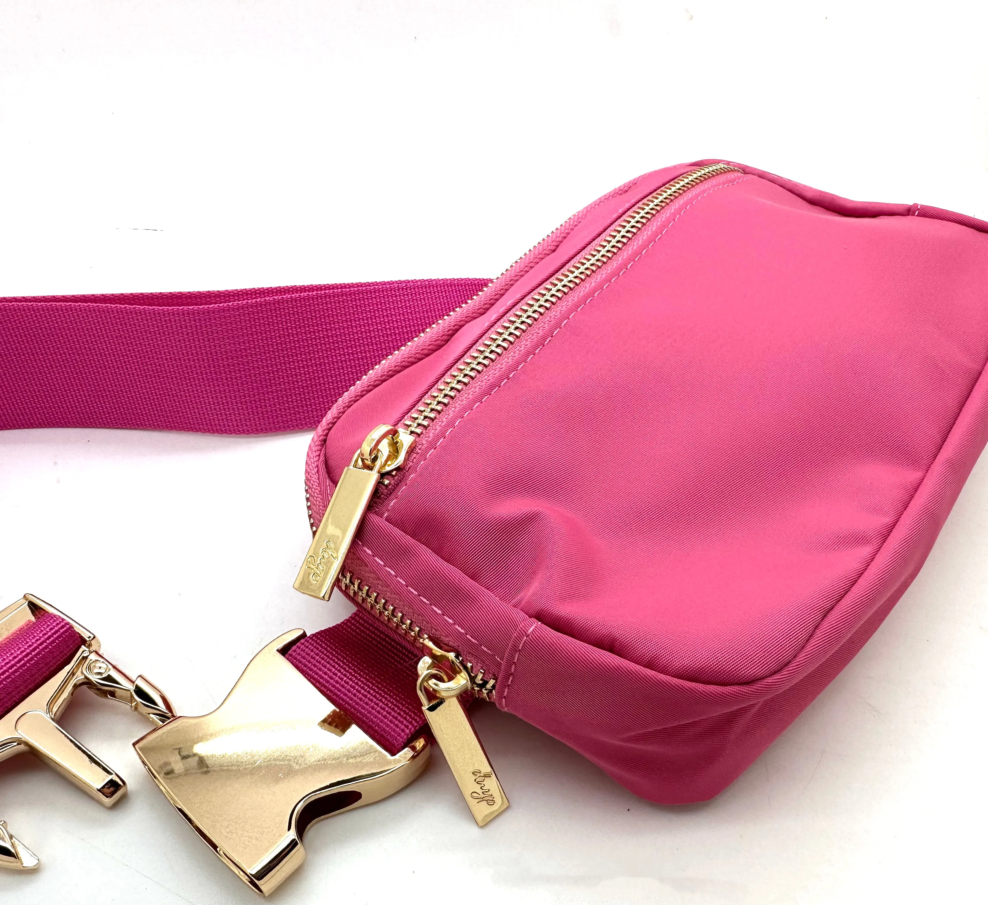 "On the Move" bag - Premium Nylon Fanny Pack - PINK